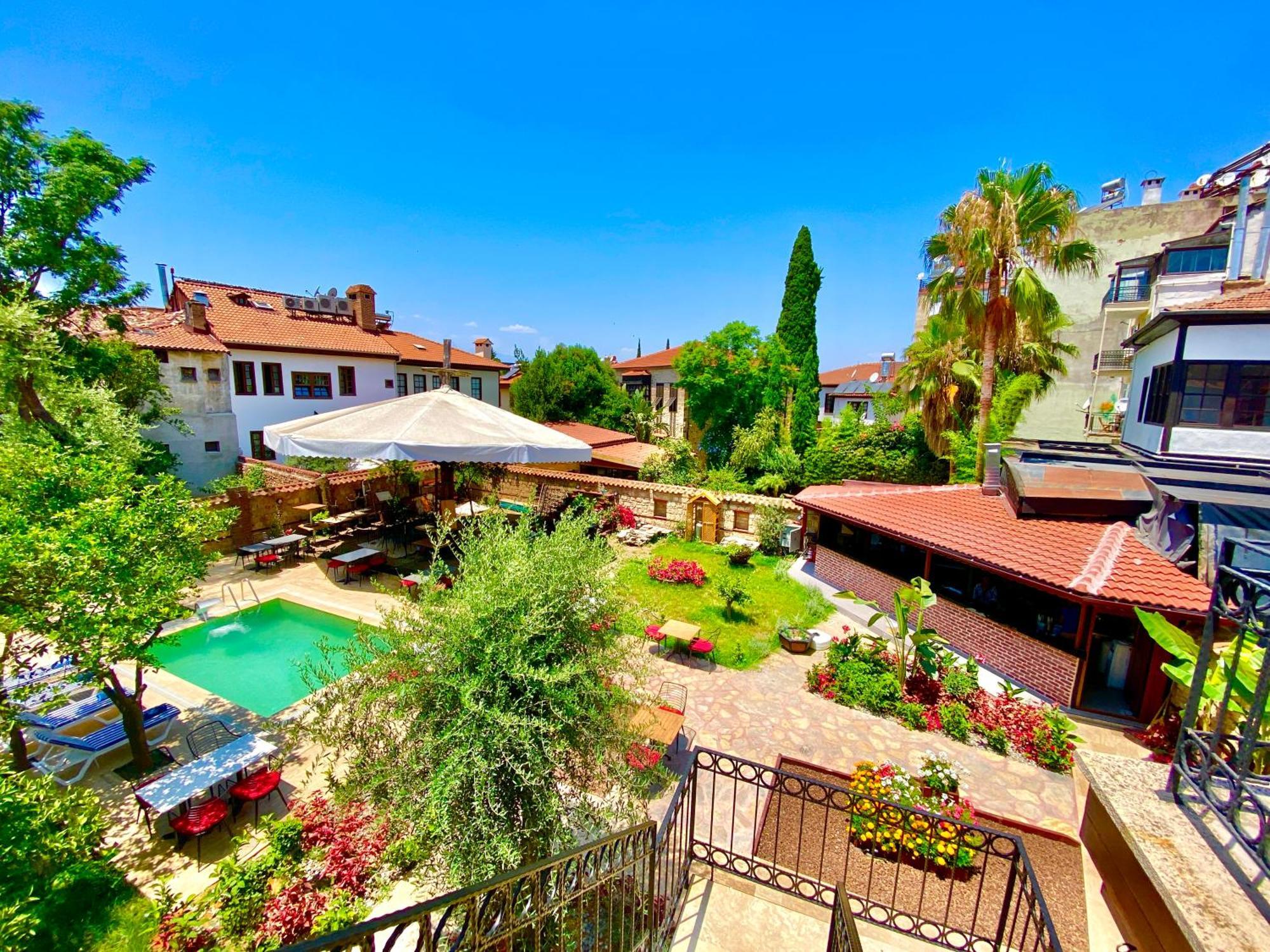 Gazde/Camere de închiriat Necip Bey Konagi Antalya